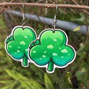 2 Sets Earrings Wood vintage St Patrick Day